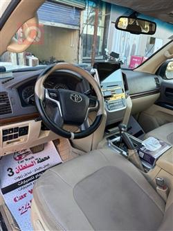 تويوتا لاندكروزر